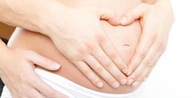 Dlaczego rozładowanie różowe pojawia się we wczesnych stadiach ciąży?