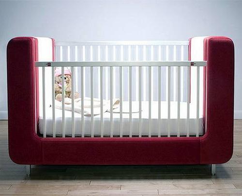 Przydatne wskazówki dla młodych rodziców, jak wybrać łóżeczko dla noworodka