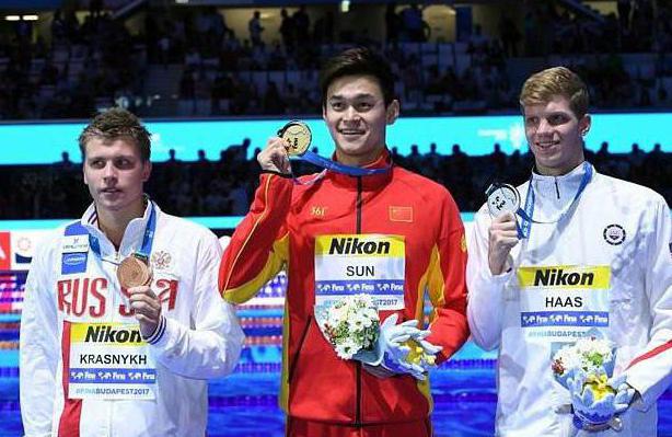 Laureat światowych mistrzostw pływackich Alexander Krasnykh