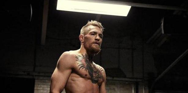 tatuaż McGregora na plecach